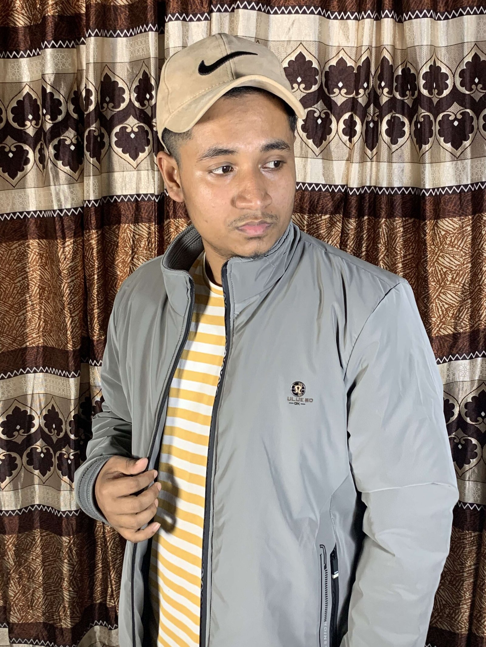 Striped Kuasha Jacket – Premium Winter Comfort Light-Grey